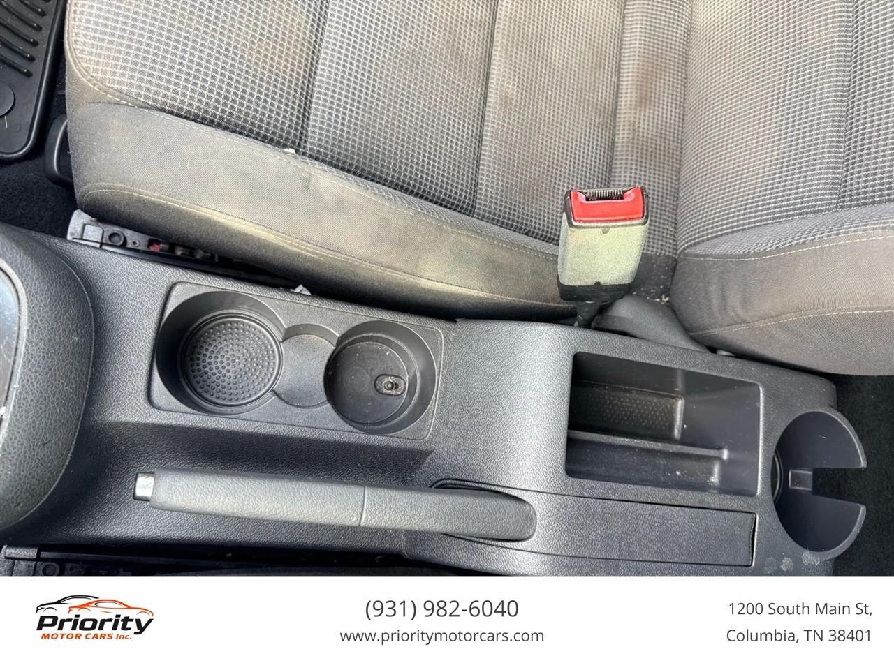 Volkswagen Golf 2.5L 4-Door 2011