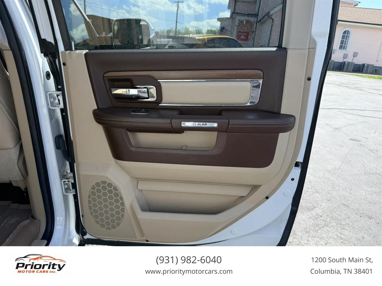 RAM 3500 Laramie Mega Cab 4WD DRW 2014