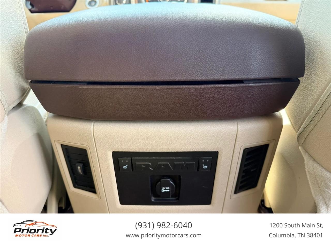 RAM 3500 Laramie Mega Cab 4WD DRW 2014