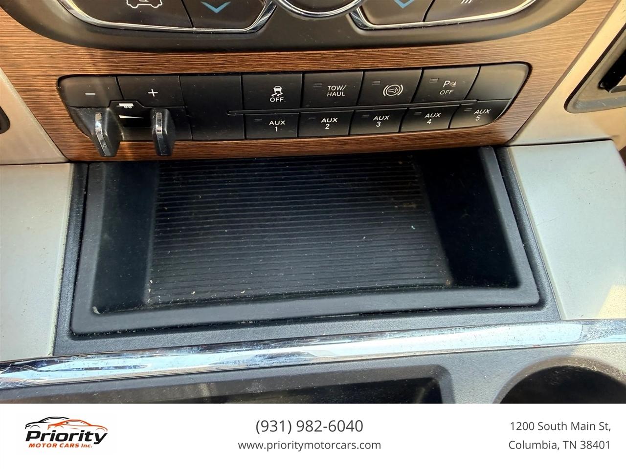 RAM 3500 Laramie Mega Cab 4WD DRW 2014