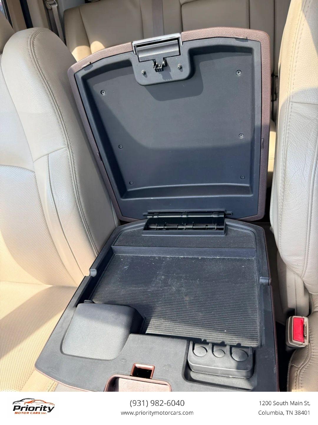 RAM 3500 Laramie Mega Cab 4WD DRW 2014