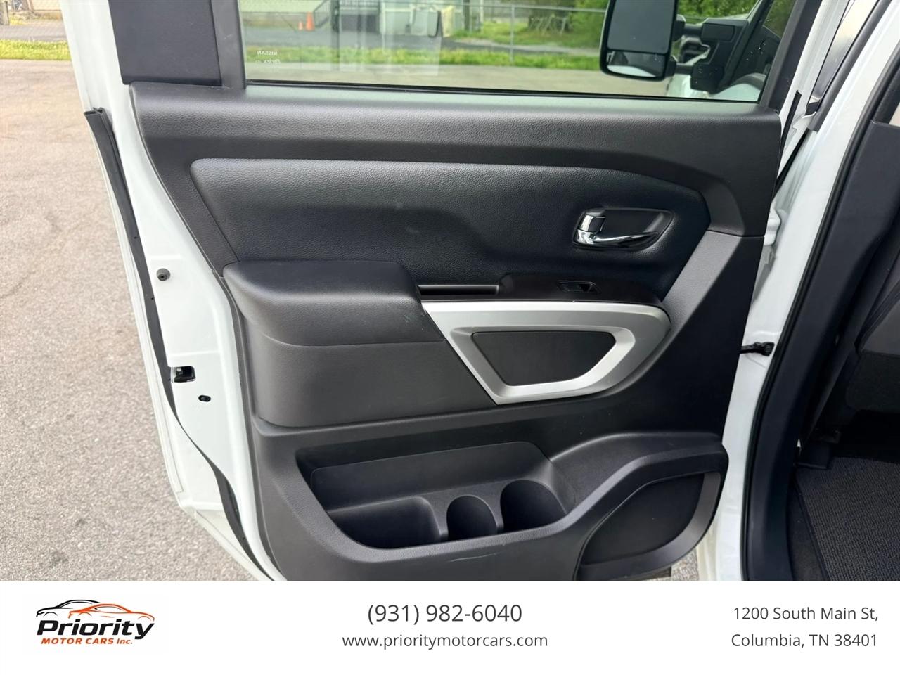 Nissan Titan SV Crew Cab 2WD 2020