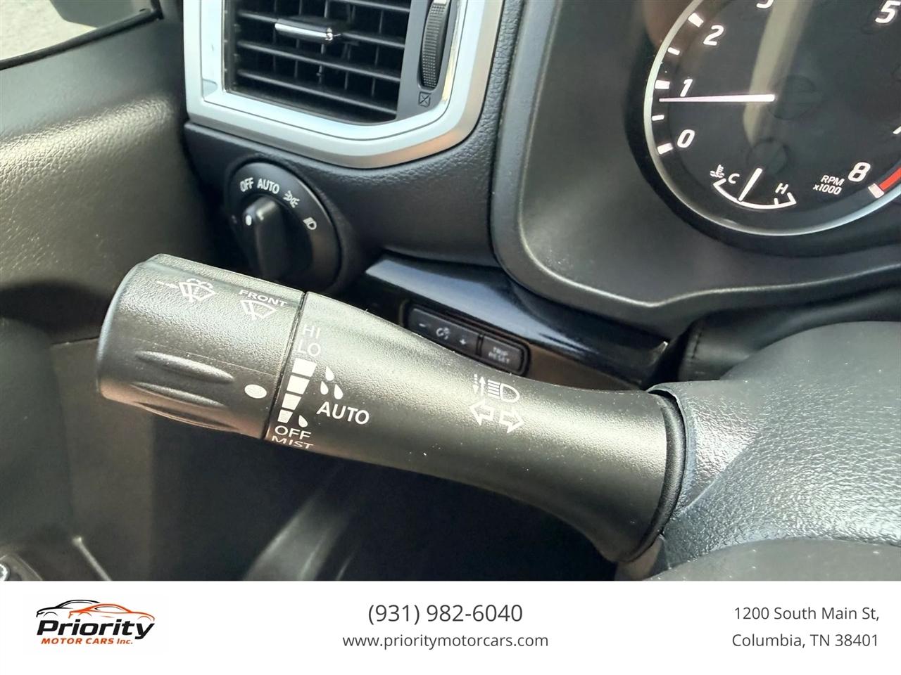 Nissan Titan SV Crew Cab 2WD 2020