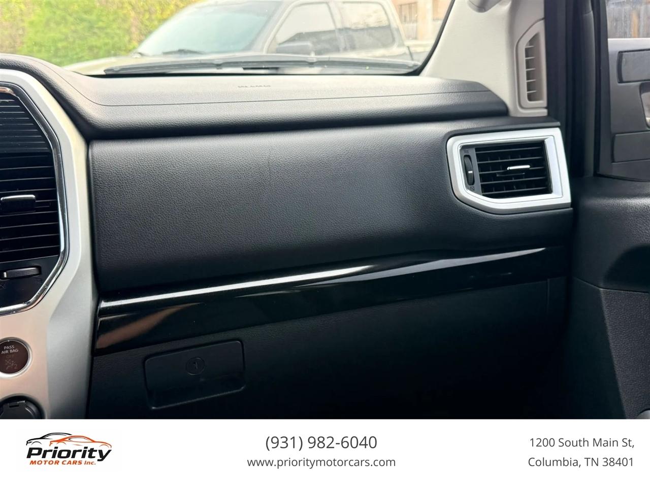 Nissan Titan SV Crew Cab 2WD 2020