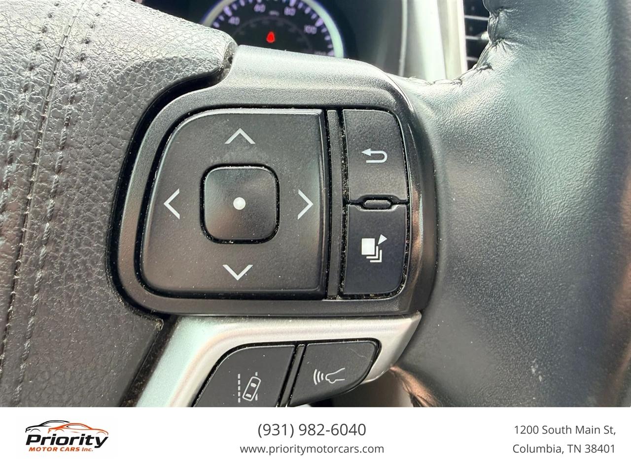 Toyota Highlander XLE FWD V6 2019