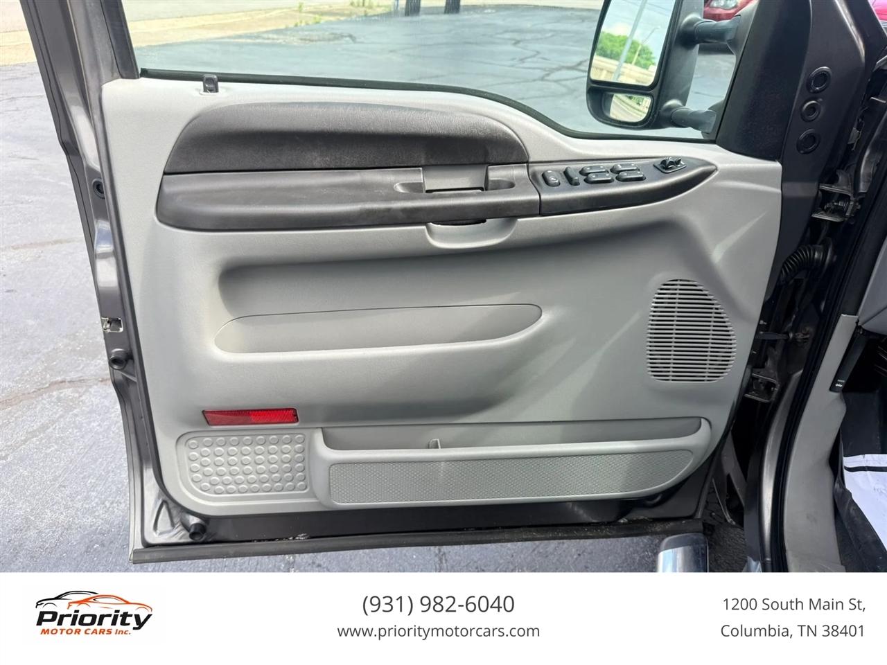 Ford F-350 SD XLT Crew Cab 4WD 2005