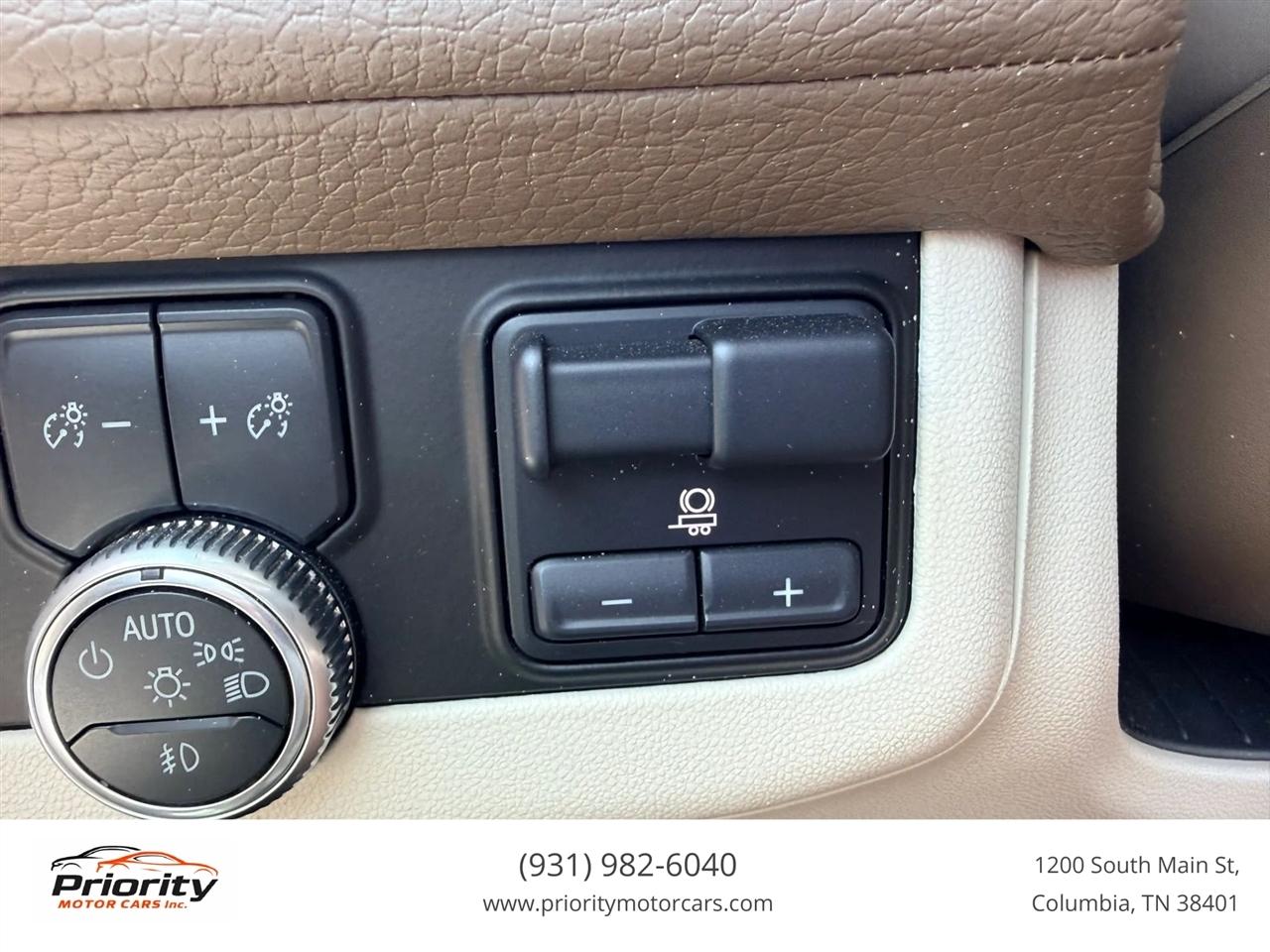 GMC Yukon XL Denali 4WD 2021