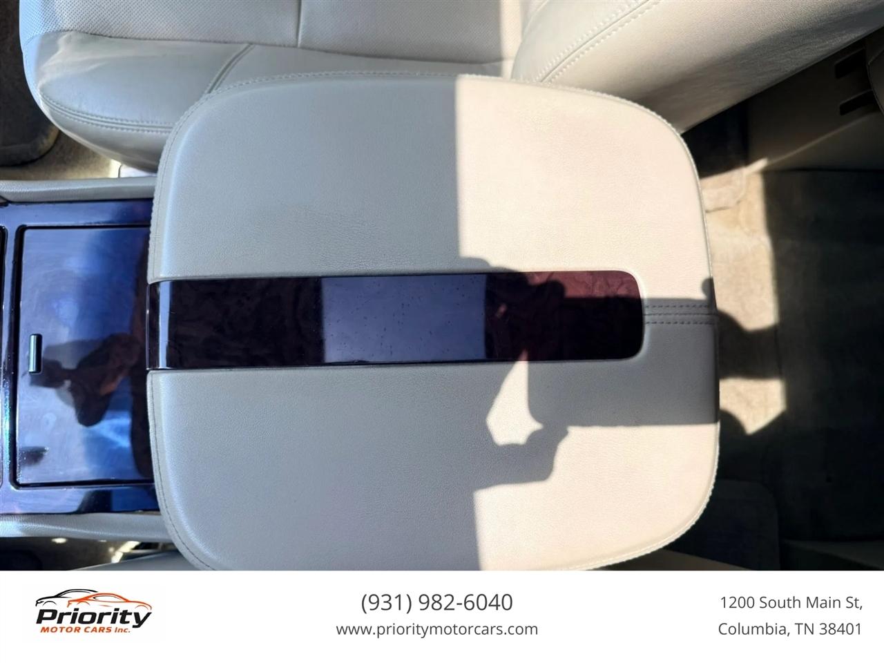 Cadillac Escalade ESV AWD Premium 2011