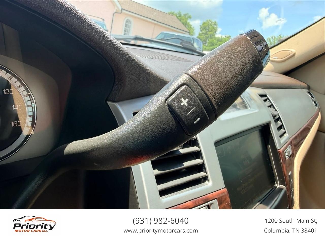 Cadillac Escalade ESV AWD Premium 2011