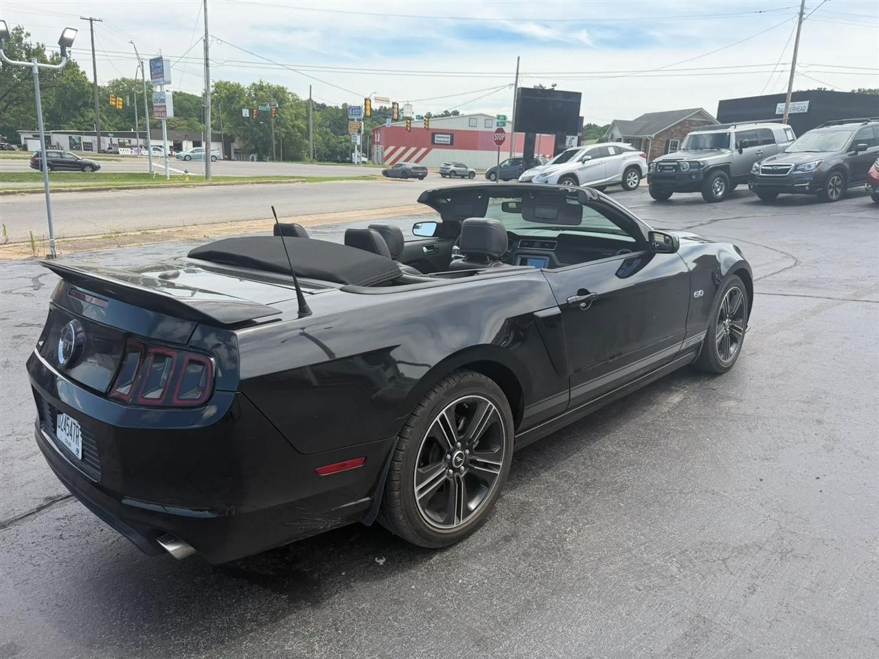 2014 Ford Mustang GT Premium - Photo 18