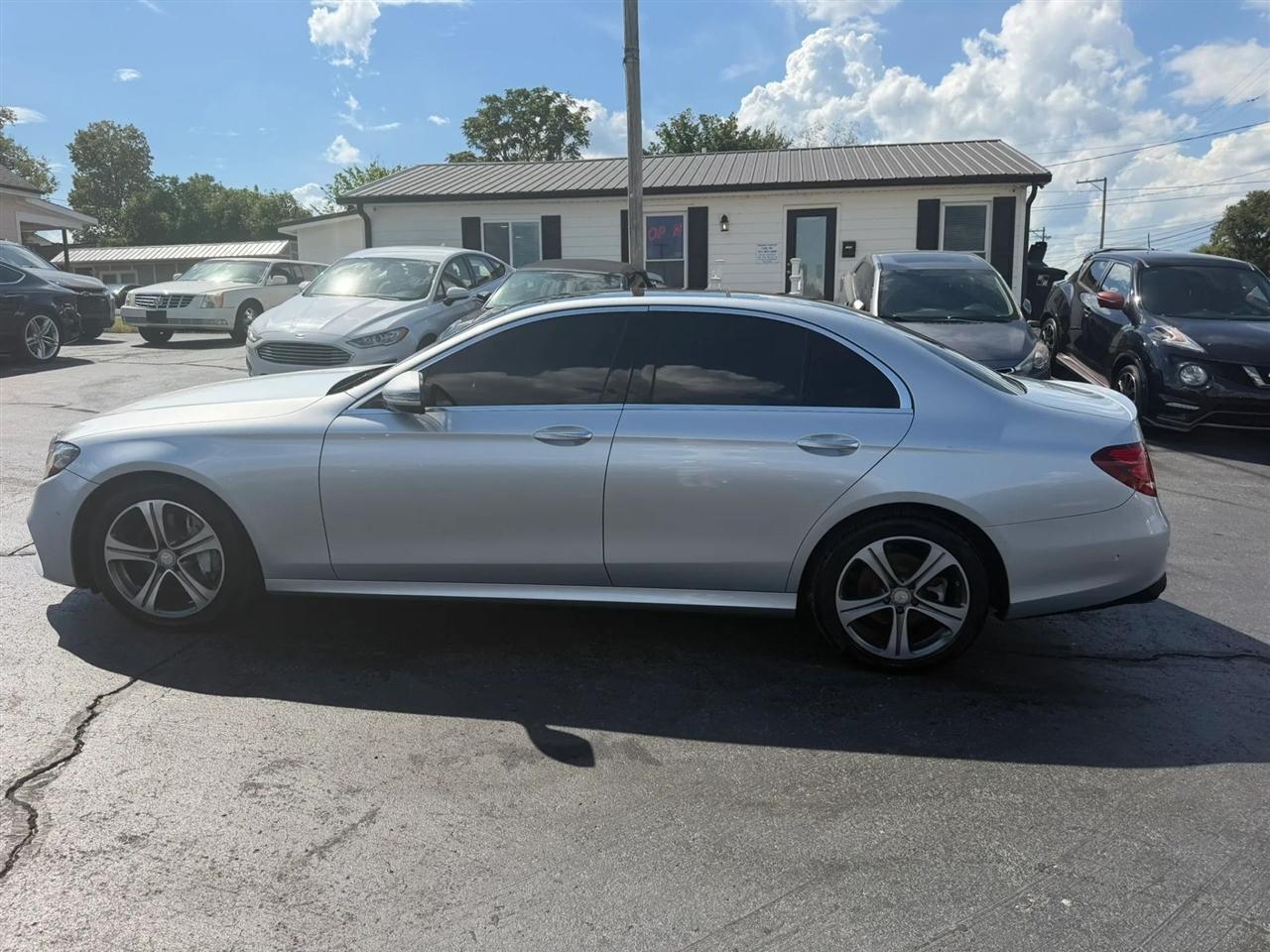 Mercedes-Benz E-Class E300 Luxury 4MATIC Sedan 2017