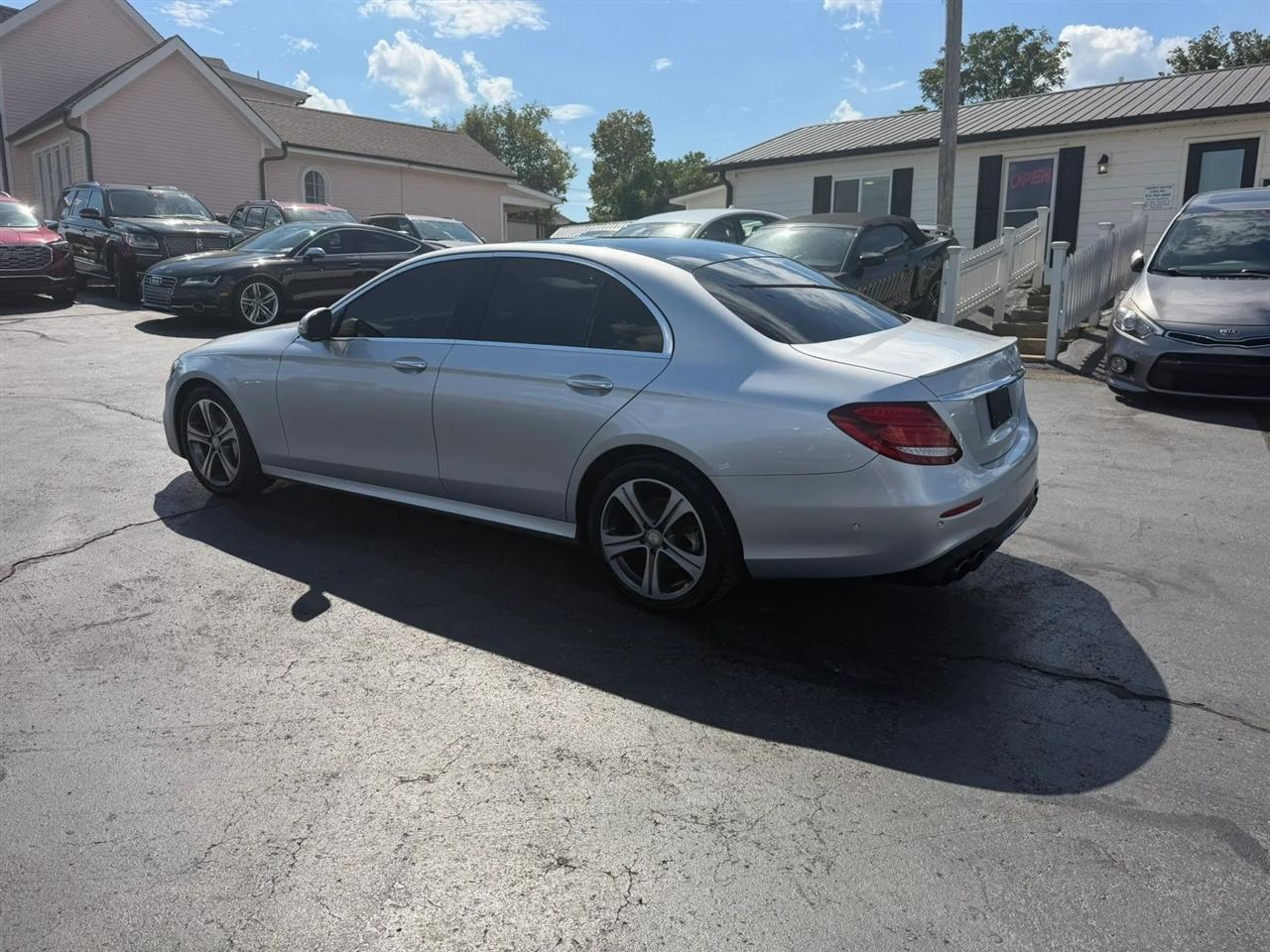 Mercedes-Benz E-Class E300 Luxury 4MATIC Sedan 2017