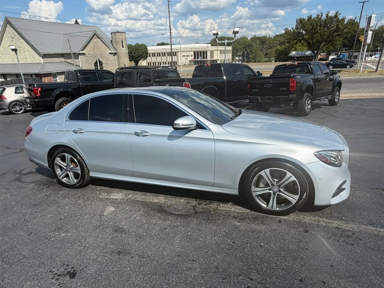 Mercedes-Benz E-Class E300 Luxury 4MATIC Sedan 2017