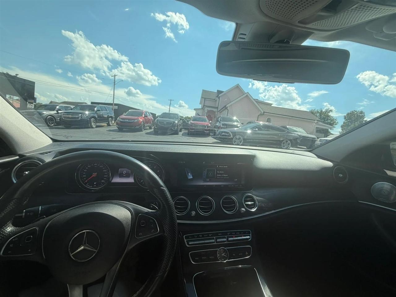 Mercedes-Benz E-Class E300 Luxury 4MATIC Sedan 2017