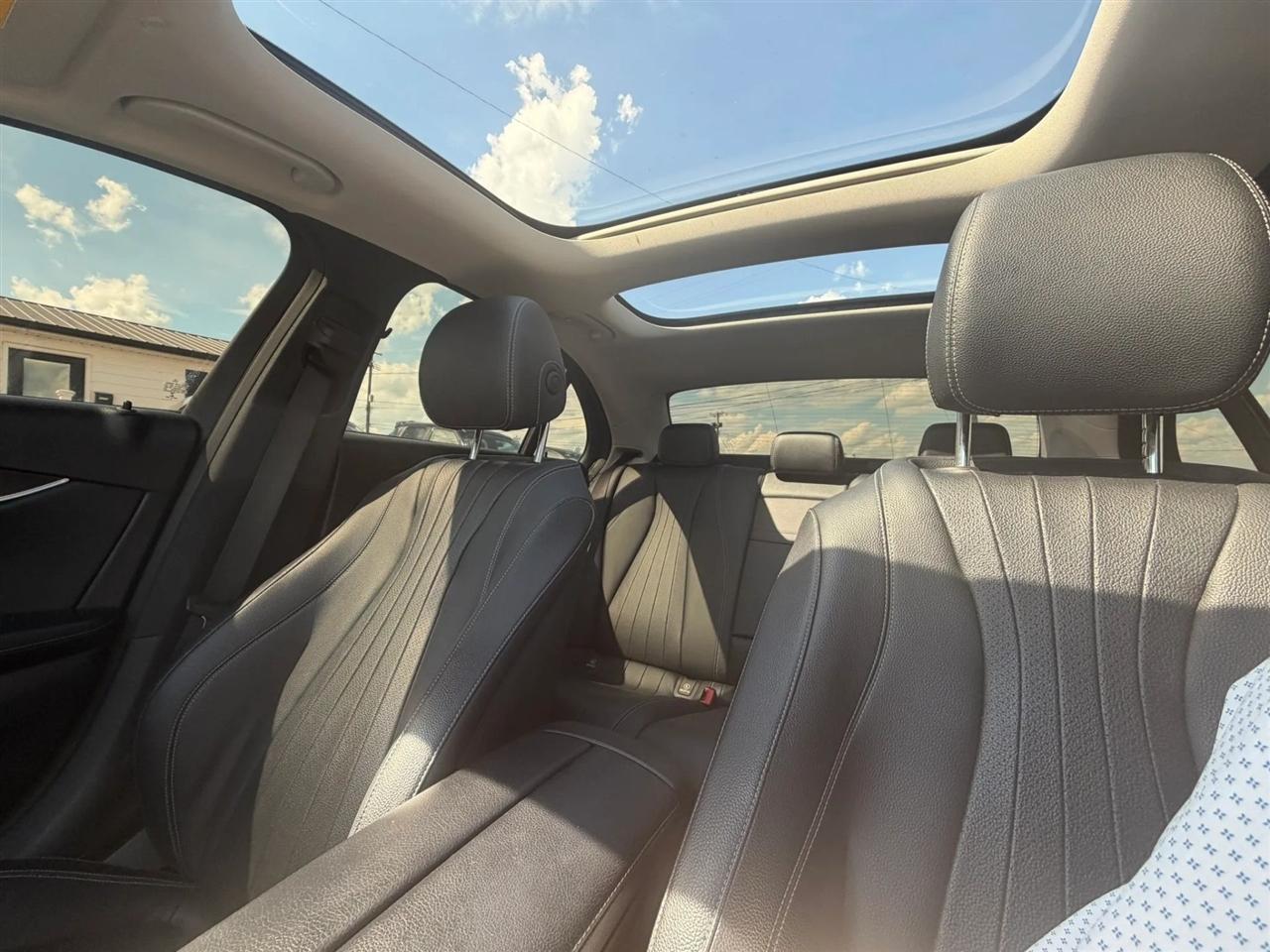 Mercedes-Benz E-Class E300 Luxury 4MATIC Sedan 2017