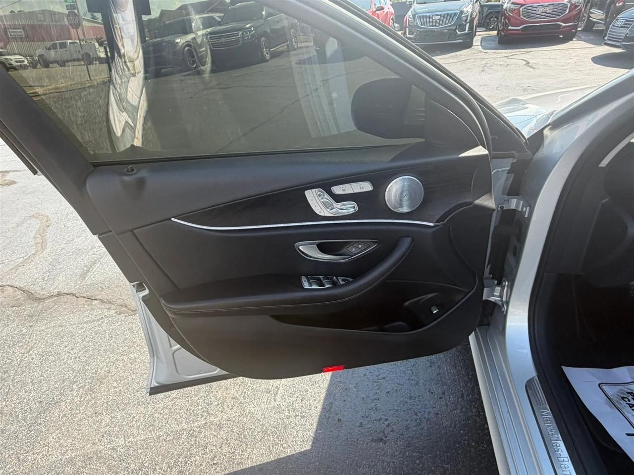 Mercedes-Benz E-Class E300 Luxury 4MATIC Sedan 2017