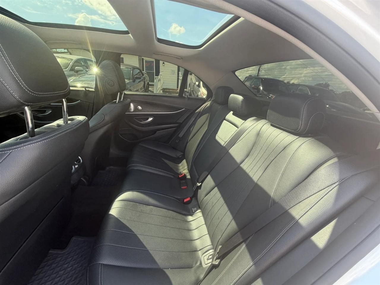 Mercedes-Benz E-Class E300 Luxury 4MATIC Sedan 2017