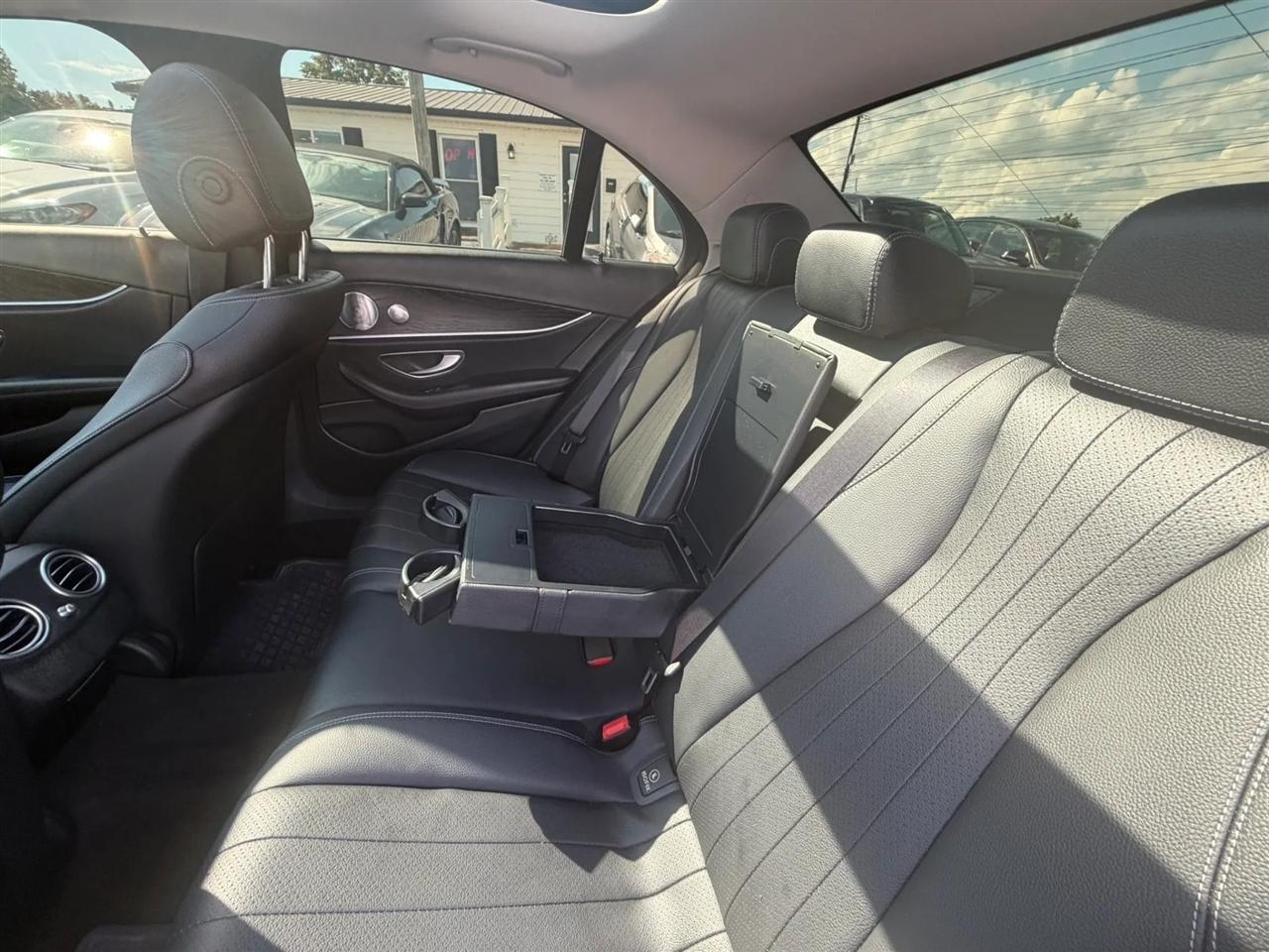 Mercedes-Benz E-Class E300 Luxury 4MATIC Sedan 2017