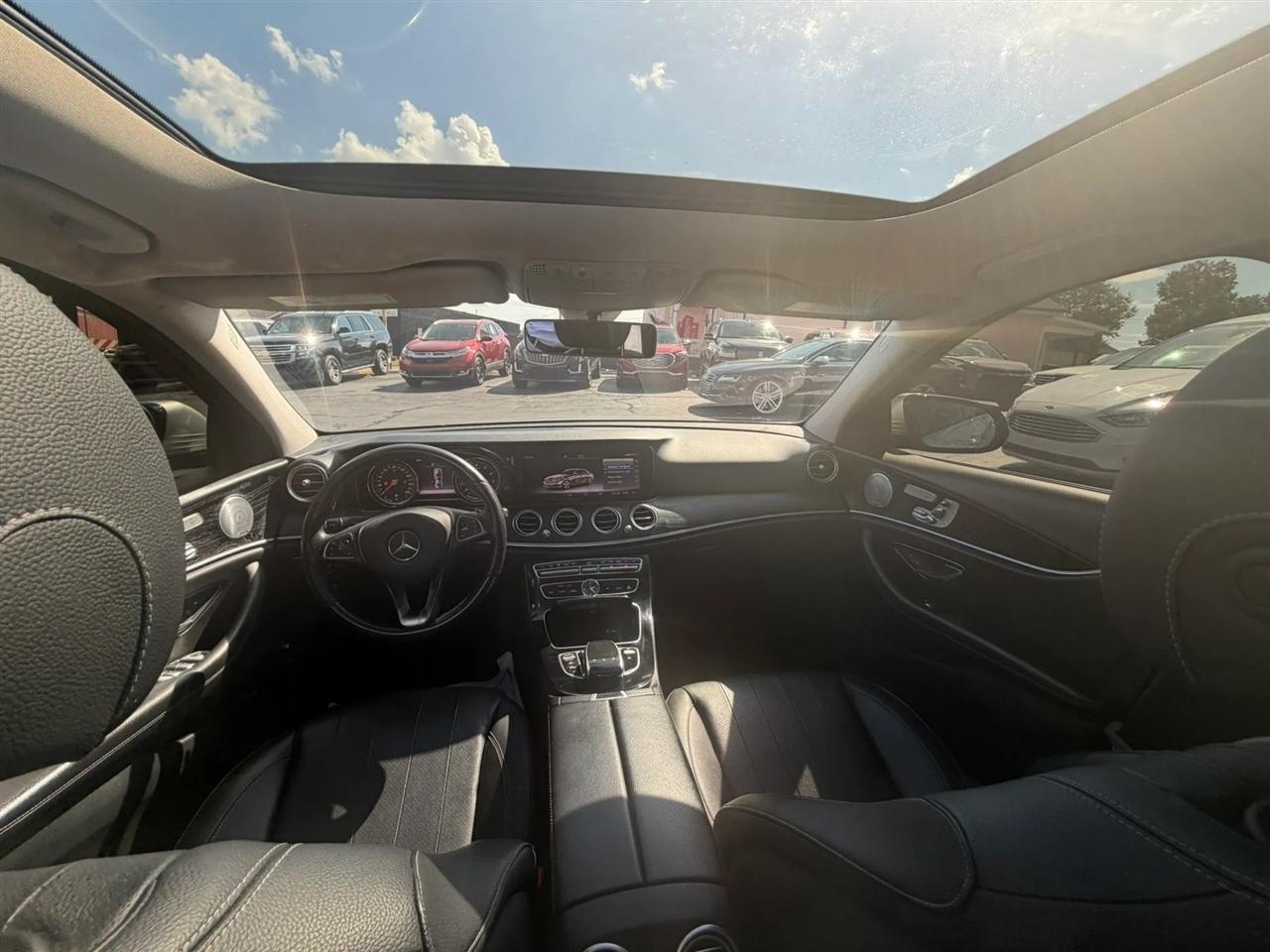 Mercedes-Benz E-Class E300 Luxury 4MATIC Sedan 2017