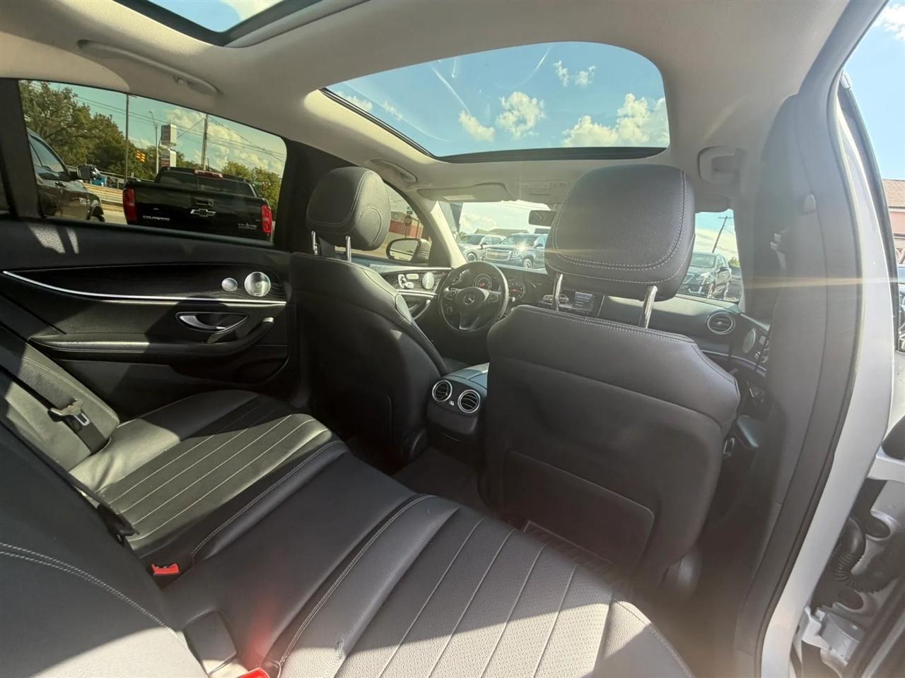 Mercedes-Benz E-Class E300 Luxury 4MATIC Sedan 2017
