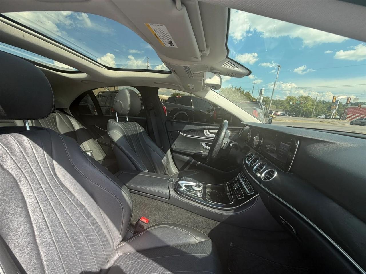 Mercedes-Benz E-Class E300 Luxury 4MATIC Sedan 2017
