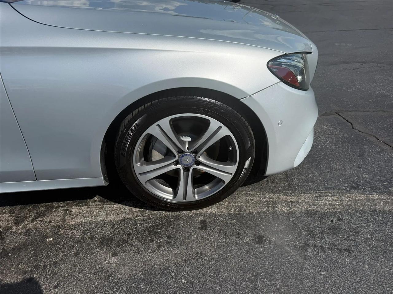 Mercedes-Benz E-Class E300 Luxury 4MATIC Sedan 2017
