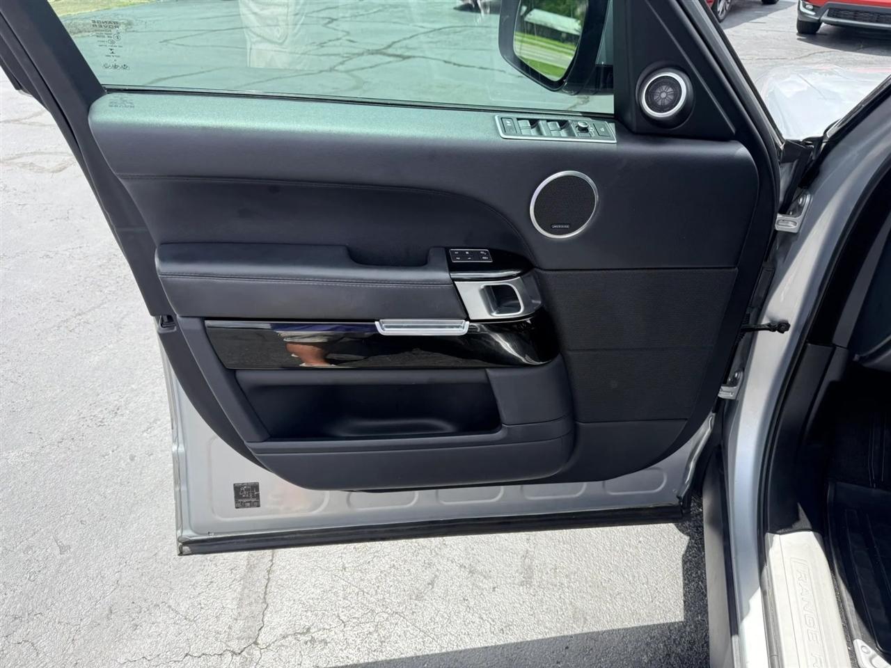 2017 Land Rover Range Rover HSE - Photo 16