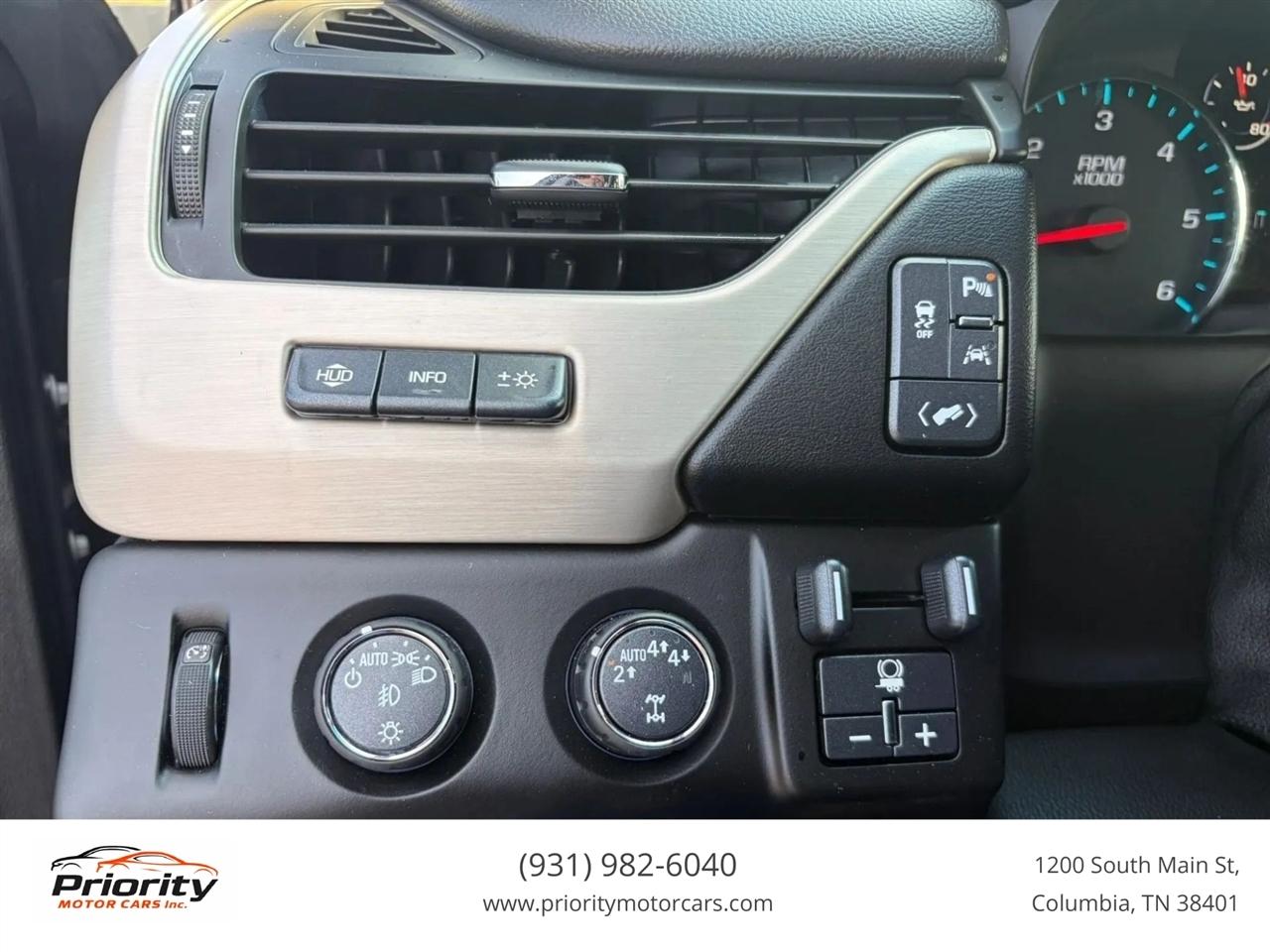 GMC Yukon Denali 4WD 2017