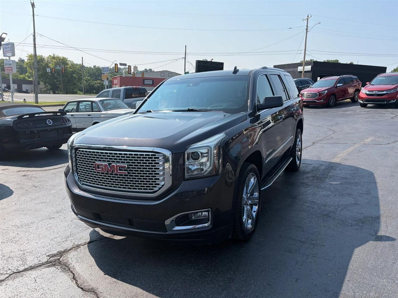 GMC Yukon Denali 4WD 2017