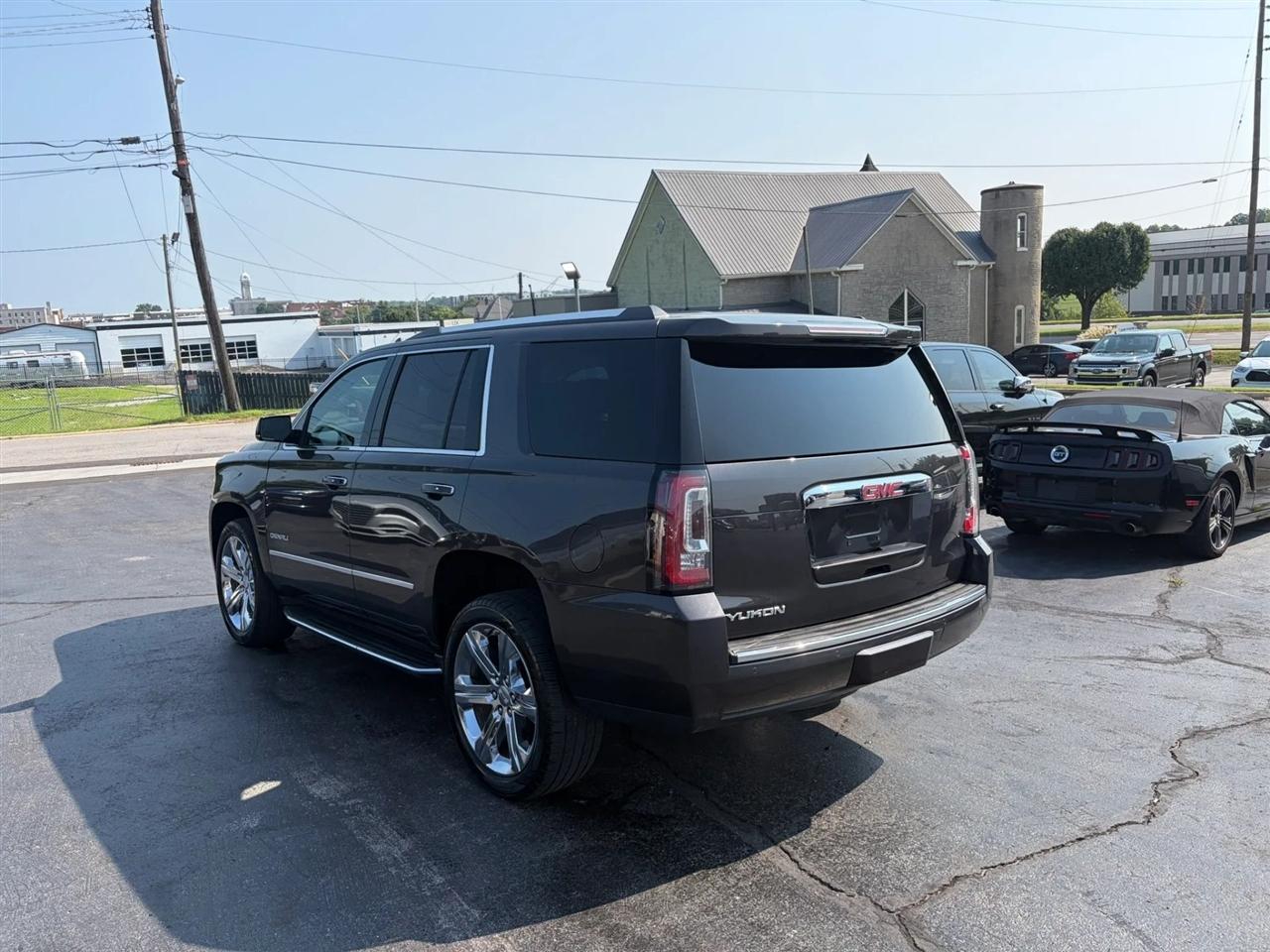 GMC Yukon Denali 4WD 2017