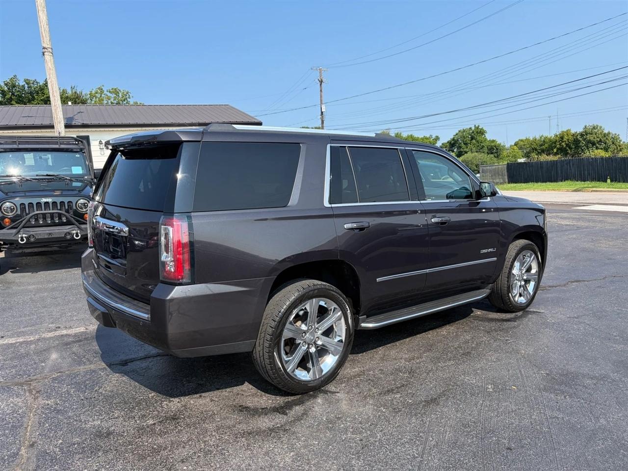 GMC Yukon Denali 4WD 2017