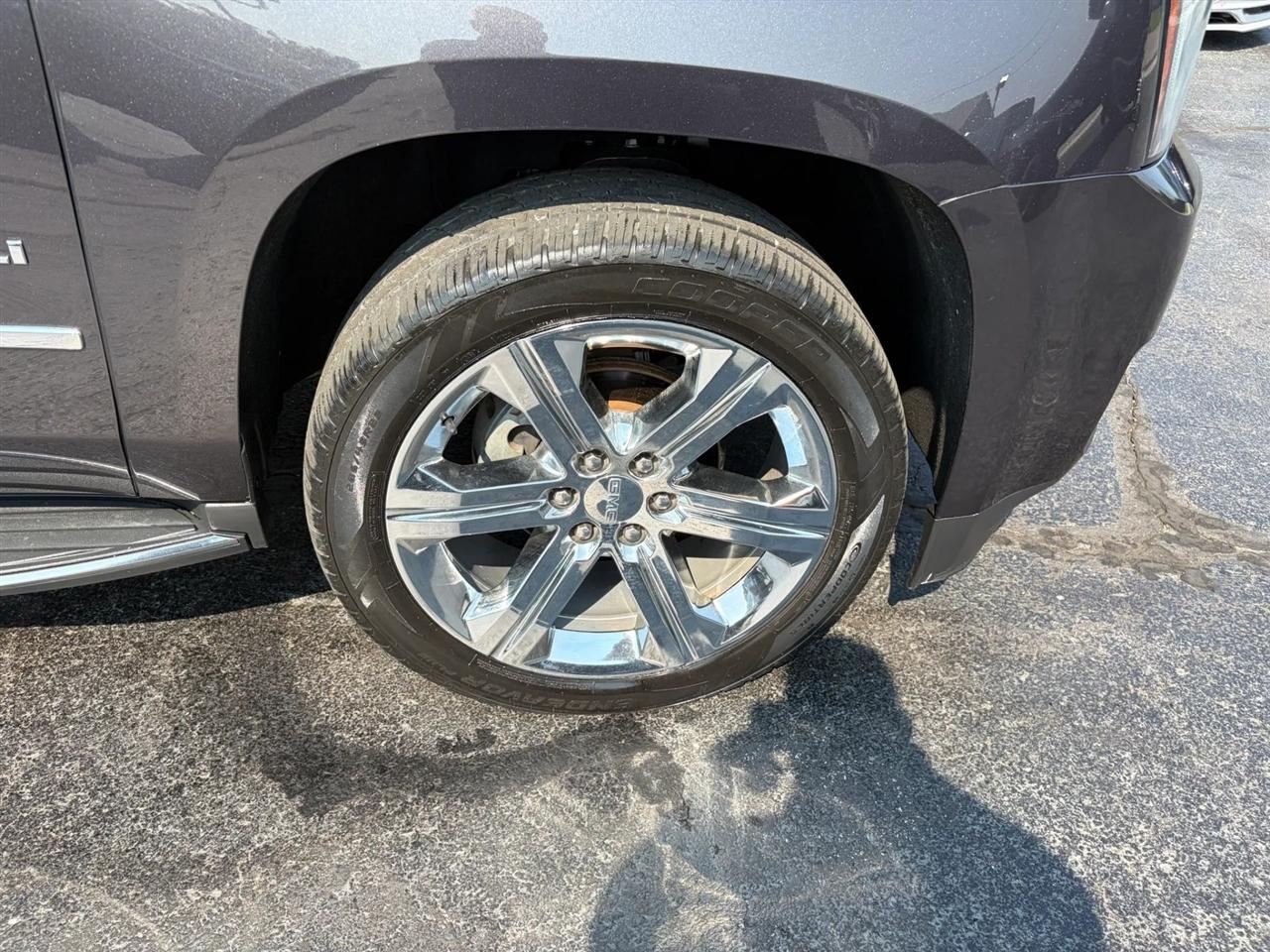 GMC Yukon Denali 4WD 2017