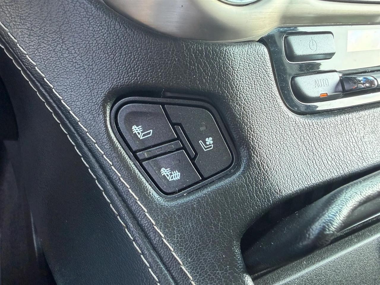 GMC Yukon Denali 4WD 2017