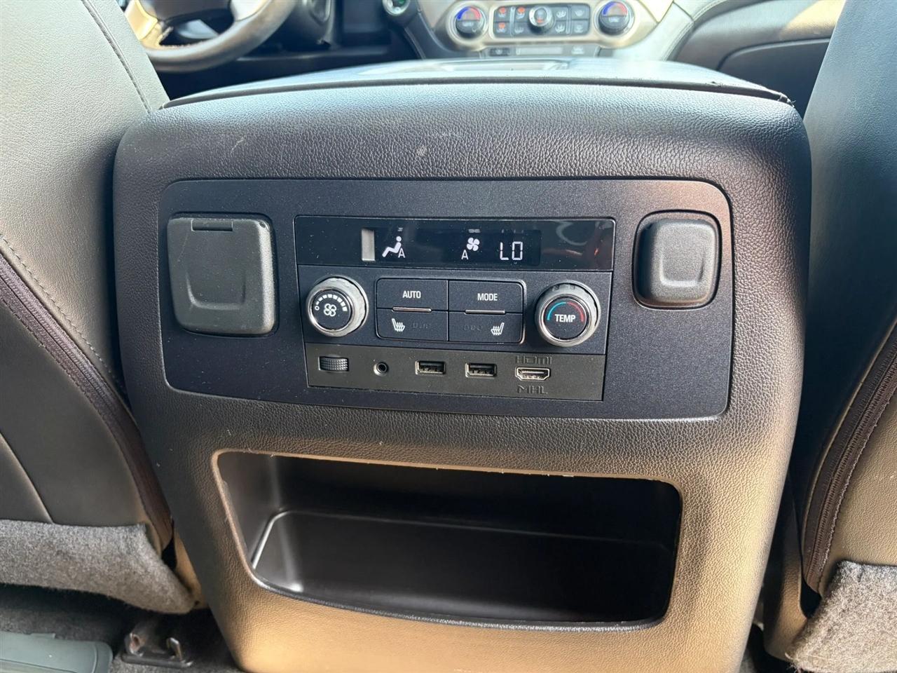 GMC Yukon Denali 4WD 2017