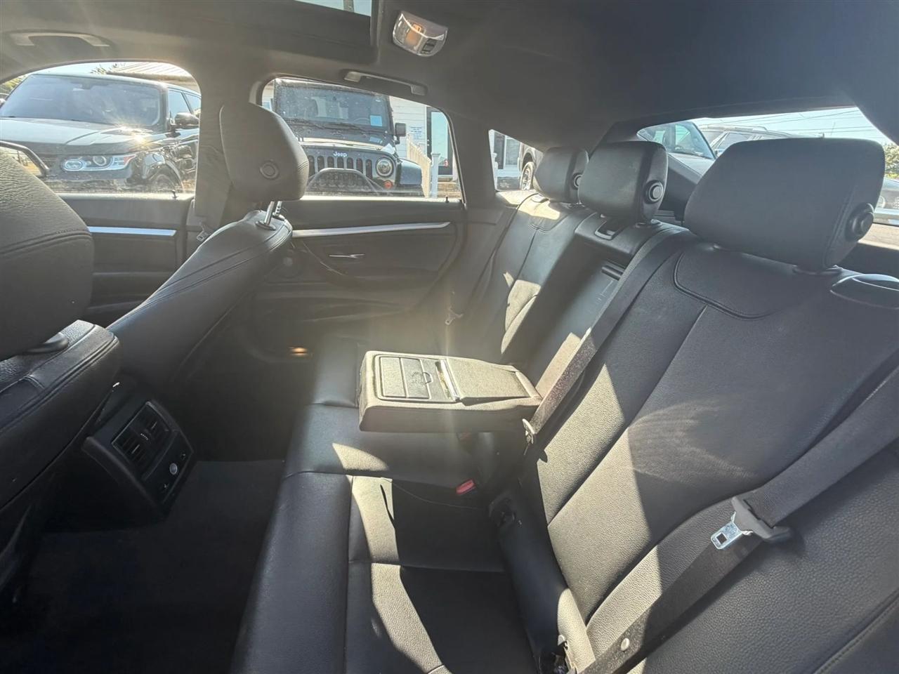 BMW 3-Series Gran Turismo 328i xDrive SULEV 2016