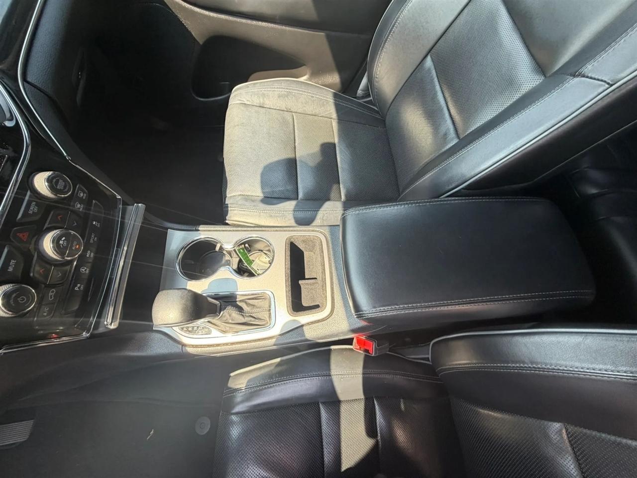 Jeep Grand Cherokee Overland 2WD 2020