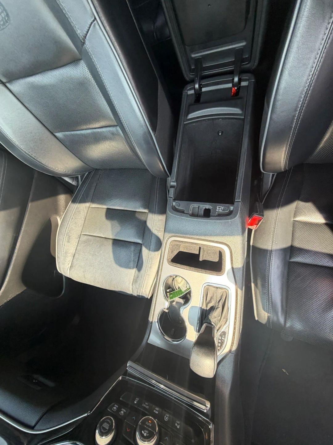 Jeep Grand Cherokee Overland 2WD 2020
