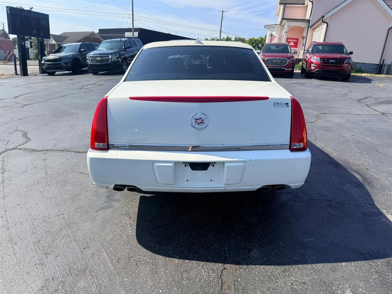 Cadillac Limousine Base 2009