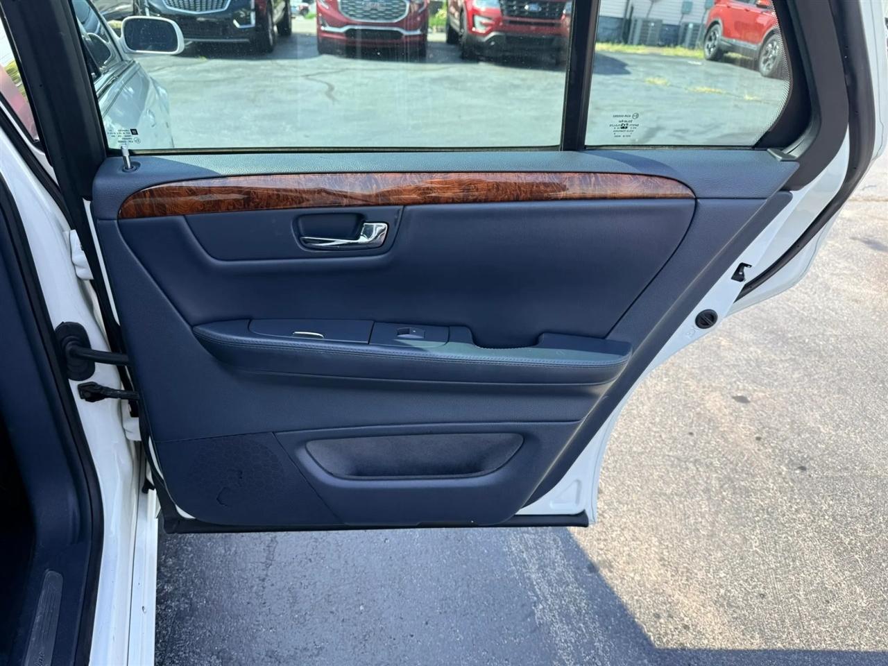 Cadillac Limousine Base 2009