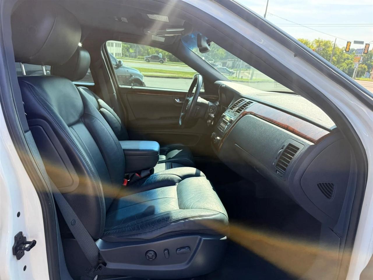 Cadillac Limousine Base 2009