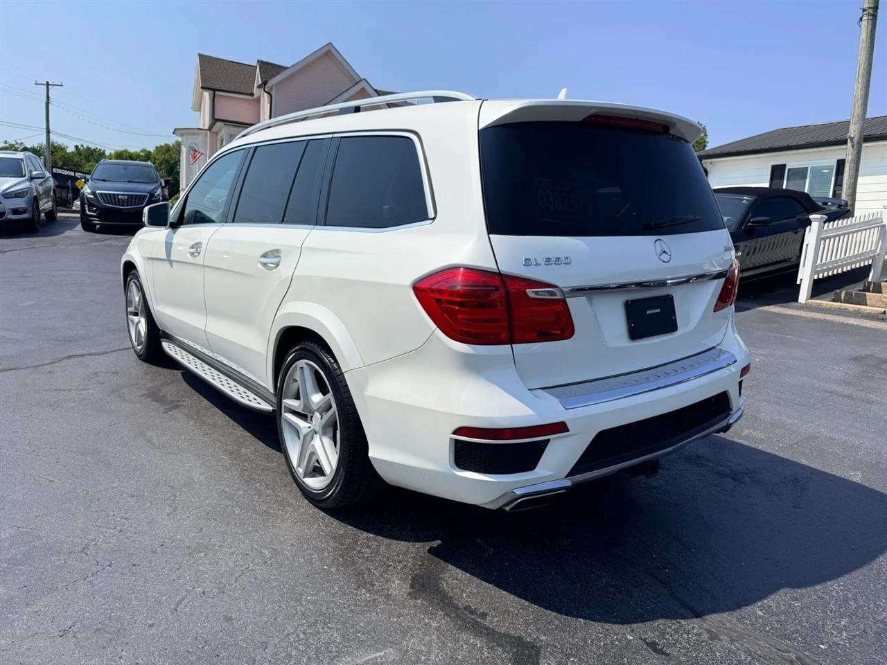 Mercedes-Benz GL-Class GL550 4MATIC 2016