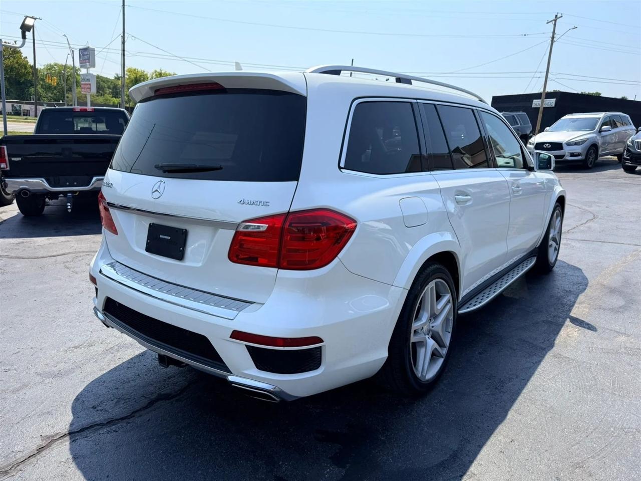 Mercedes-Benz GL-Class GL550 4MATIC 2016