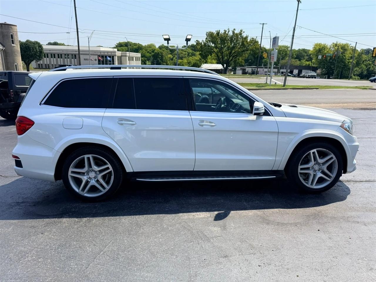 Mercedes-Benz GL-Class GL550 4MATIC 2016
