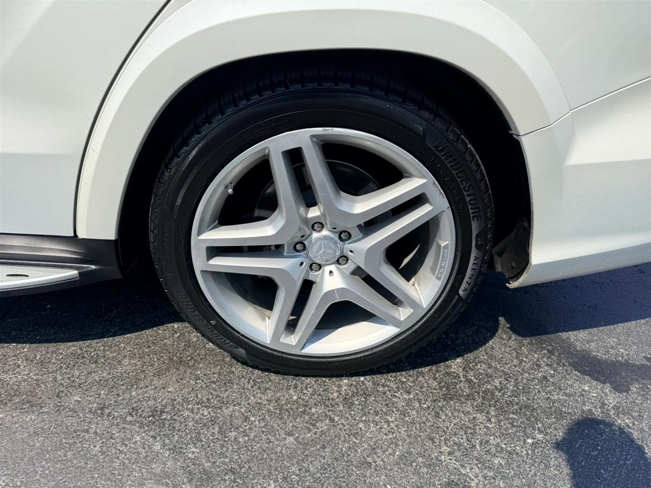 Mercedes-Benz GL-Class GL550 4MATIC 2016
