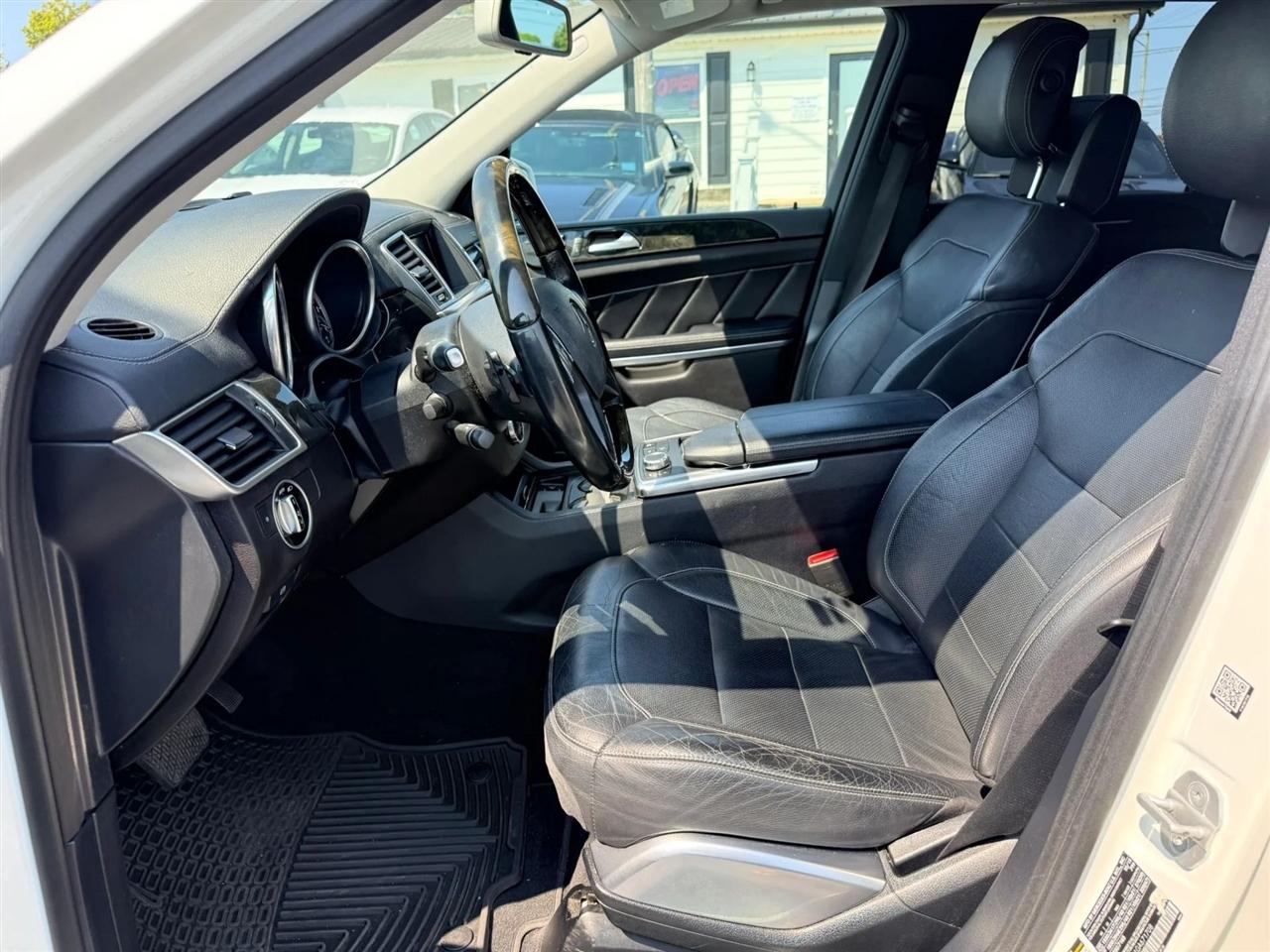 Mercedes-Benz GL-Class GL550 4MATIC 2016