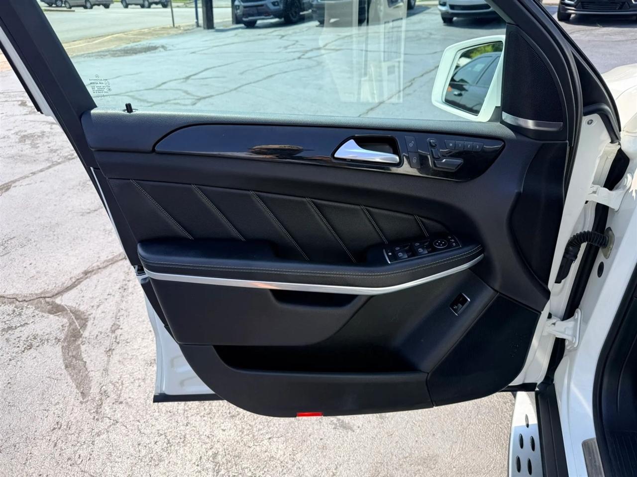 Mercedes-Benz GL-Class GL550 4MATIC 2016