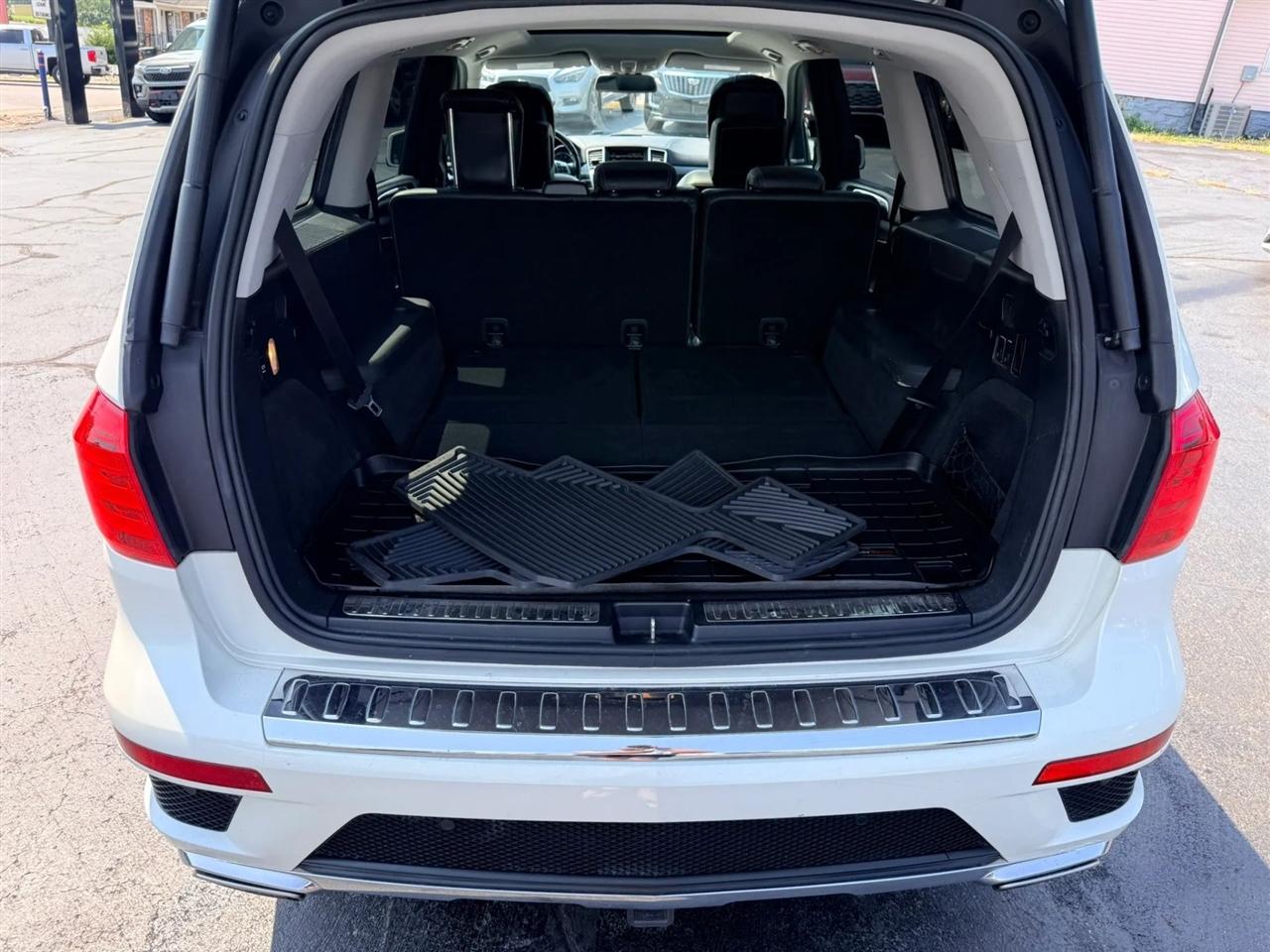 Mercedes-Benz GL-Class GL550 4MATIC 2016