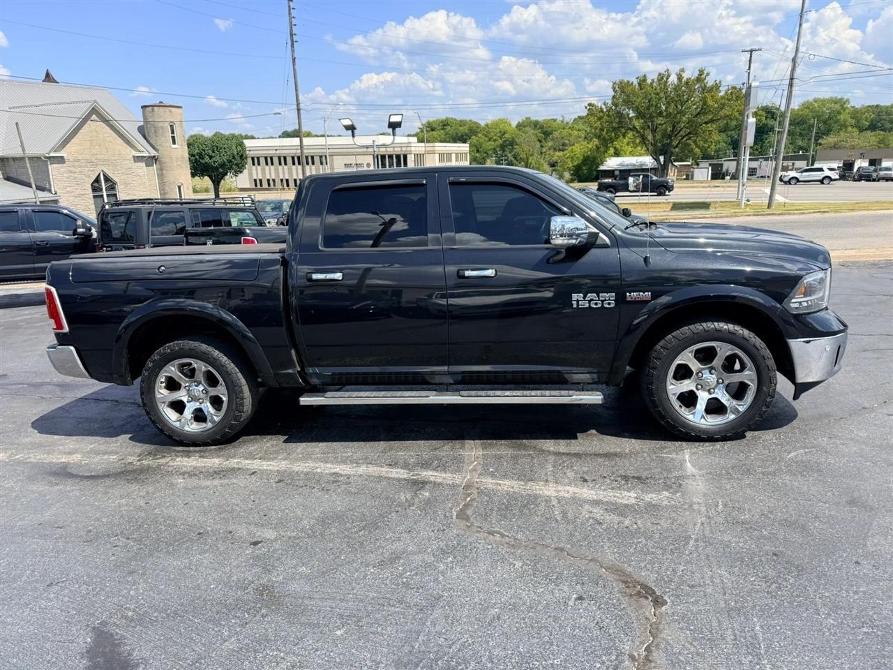 RAM 1500 Laramie Crew Cab SWB 4WD 2018