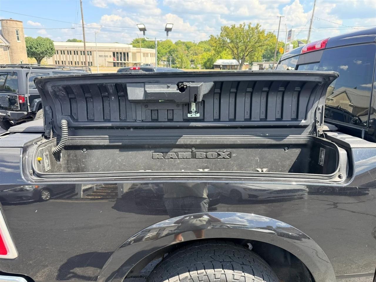 RAM 1500 Laramie Crew Cab SWB 4WD 2018