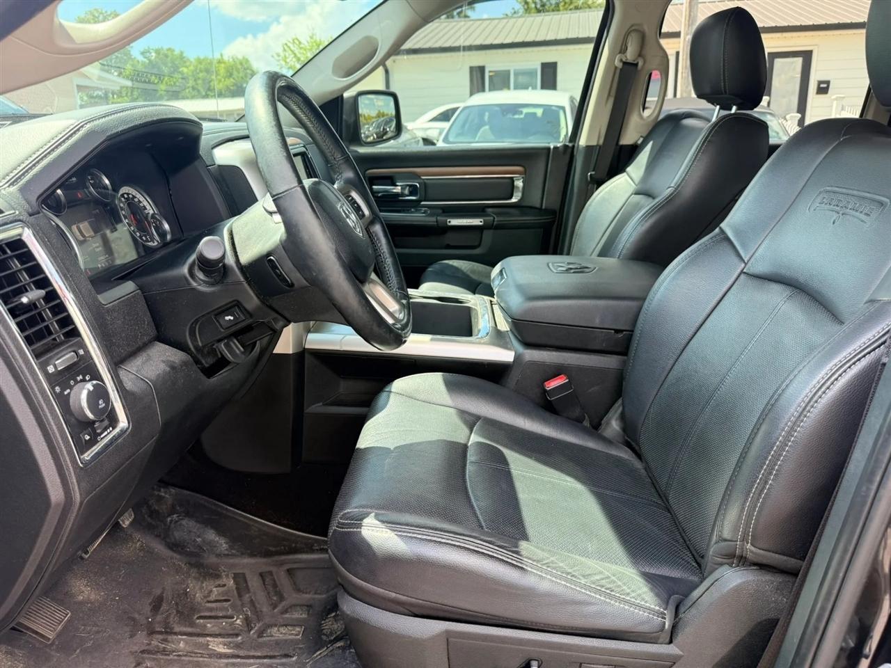 RAM 1500 Laramie Crew Cab SWB 4WD 2018